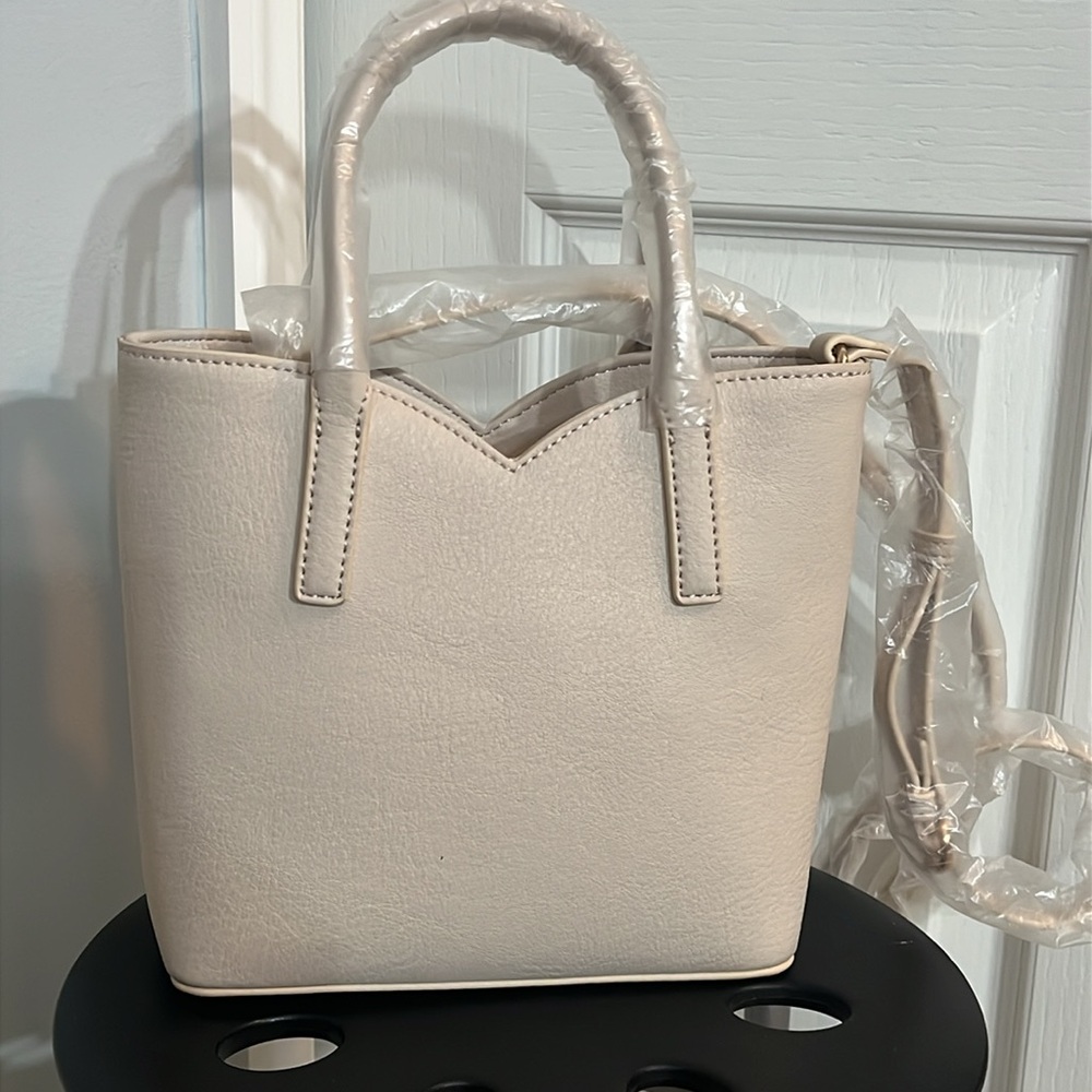 LC Lauren Conrad Cream Crossbody Bag - Picture 8 of 14